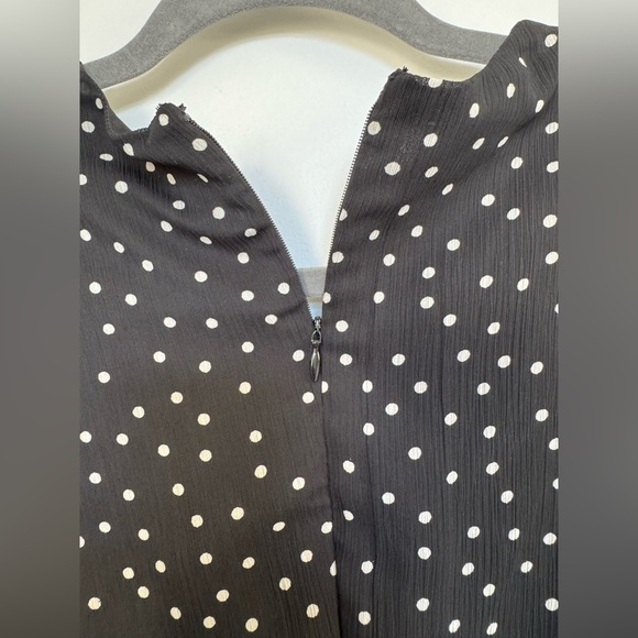 DKNY Polka-Dot V-Neck Button-Trim Midi Dress. Size 4 - Picture 3 of 4